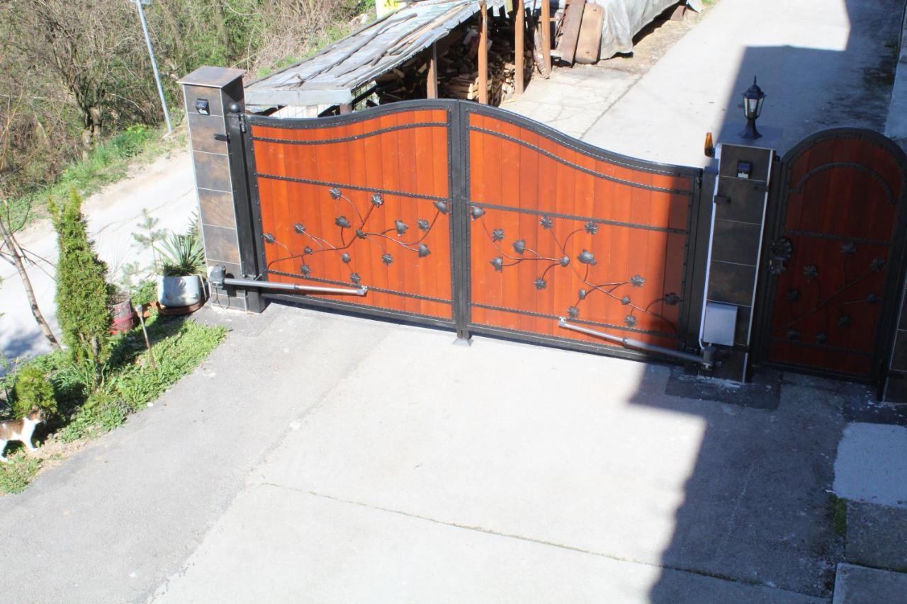 Kucica U Sumi Apartman Užice Kültér fotó